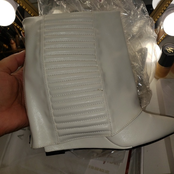 Akira White Ankle Boots - Picture 4 of 7